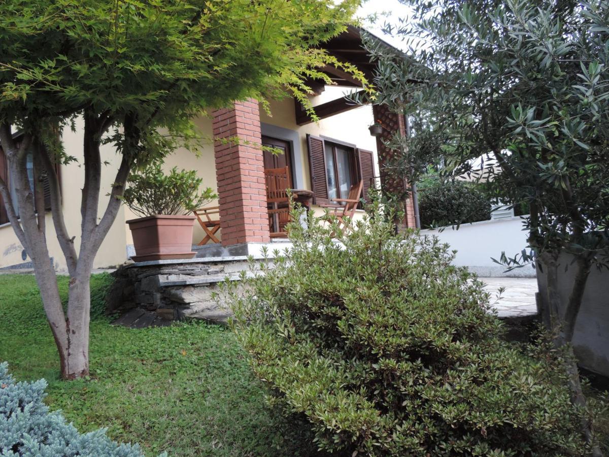 Casa Vacanza Il Glicine Casale Corte Cerro エクステリア 写真