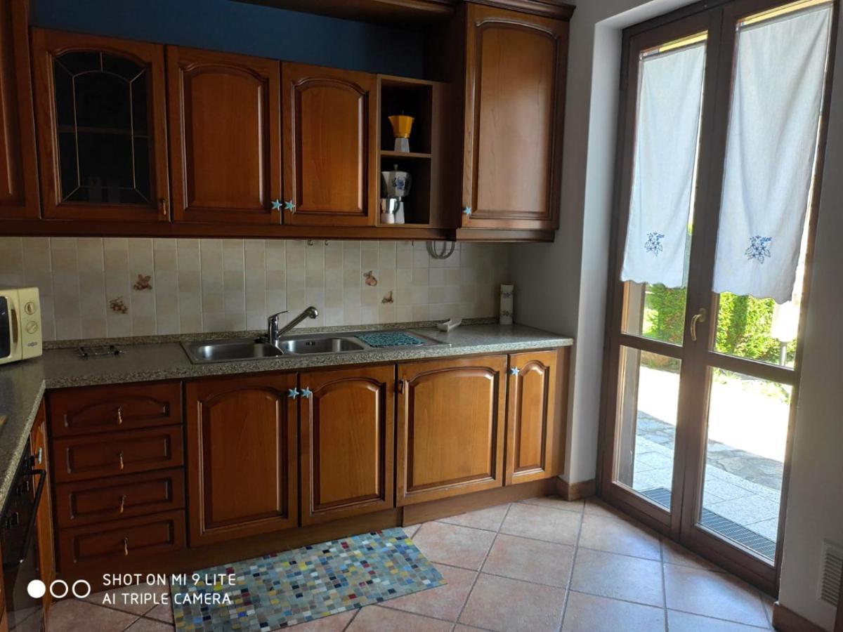 Casa Vacanza Il Glicine Casale Corte Cerro エクステリア 写真