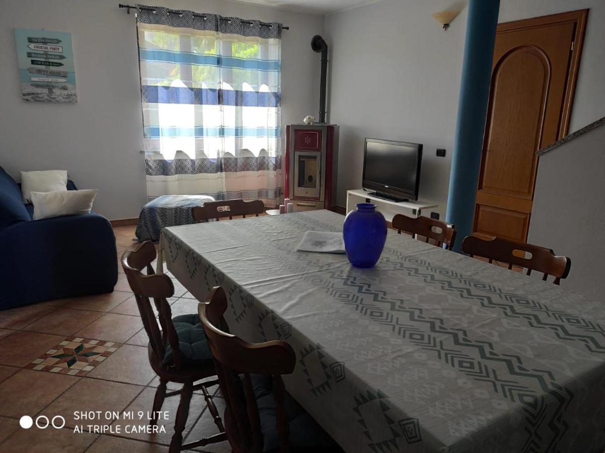 Casa Vacanza Il Glicine Casale Corte Cerro エクステリア 写真