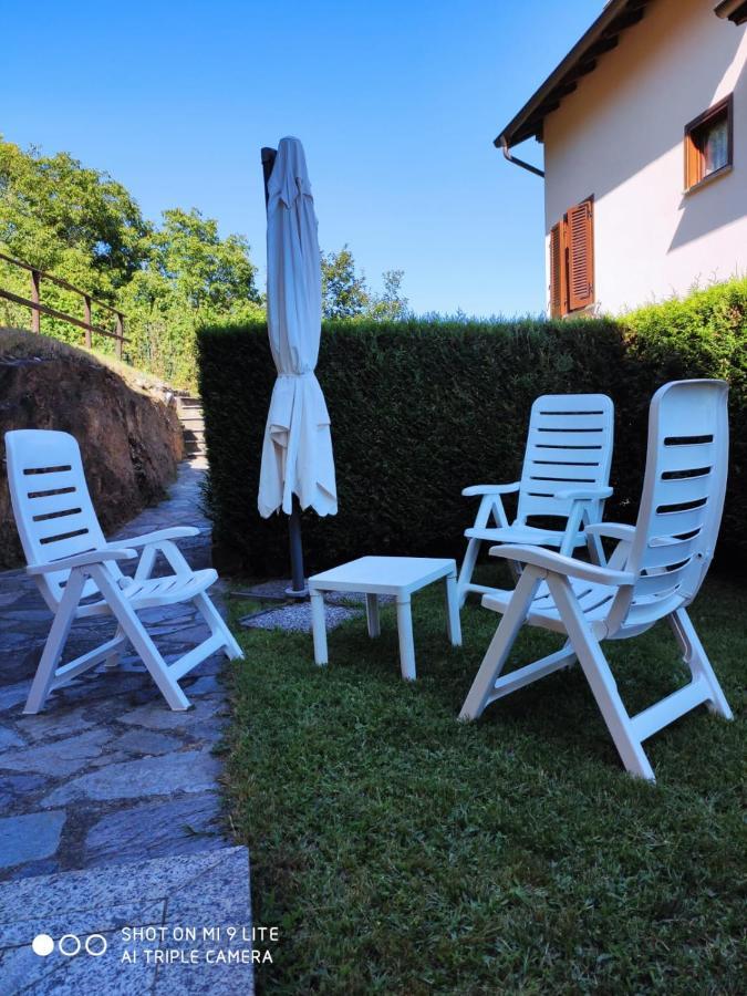 Casa Vacanza Il Glicine Casale Corte Cerro エクステリア 写真