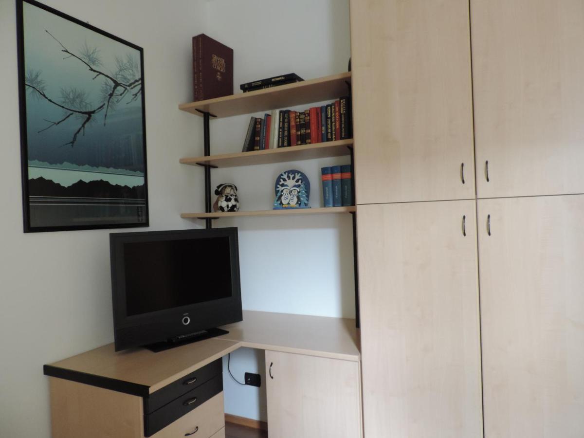 Casa Vacanza Il Glicine Casale Corte Cerro エクステリア 写真