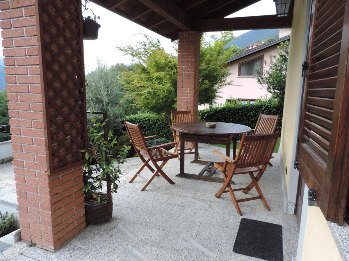Casa Vacanza Il Glicine Casale Corte Cerro エクステリア 写真