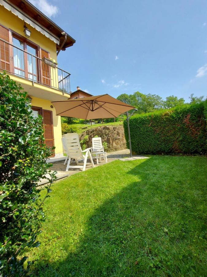 Casa Vacanza Il Glicine Casale Corte Cerro エクステリア 写真