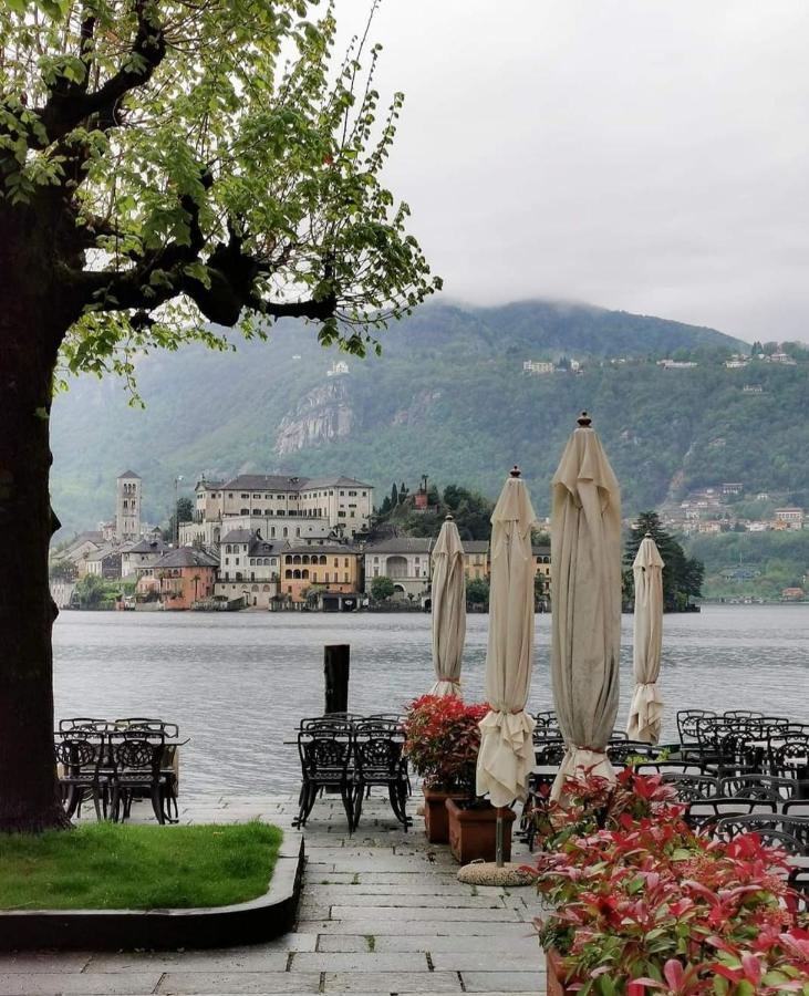 Casa Vacanza Il Glicine Casale Corte Cerro エクステリア 写真
