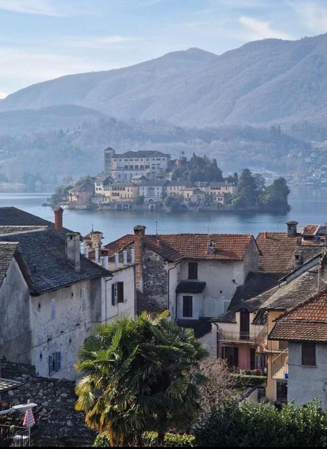 Casa Vacanza Il Glicine Casale Corte Cerro エクステリア 写真