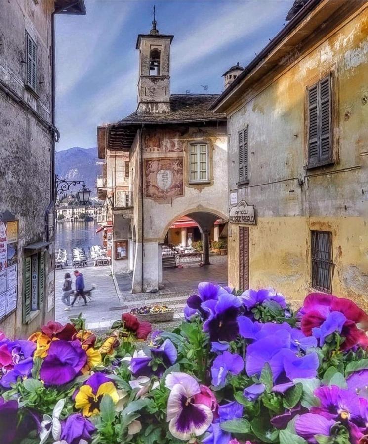 Casa Vacanza Il Glicine Casale Corte Cerro エクステリア 写真