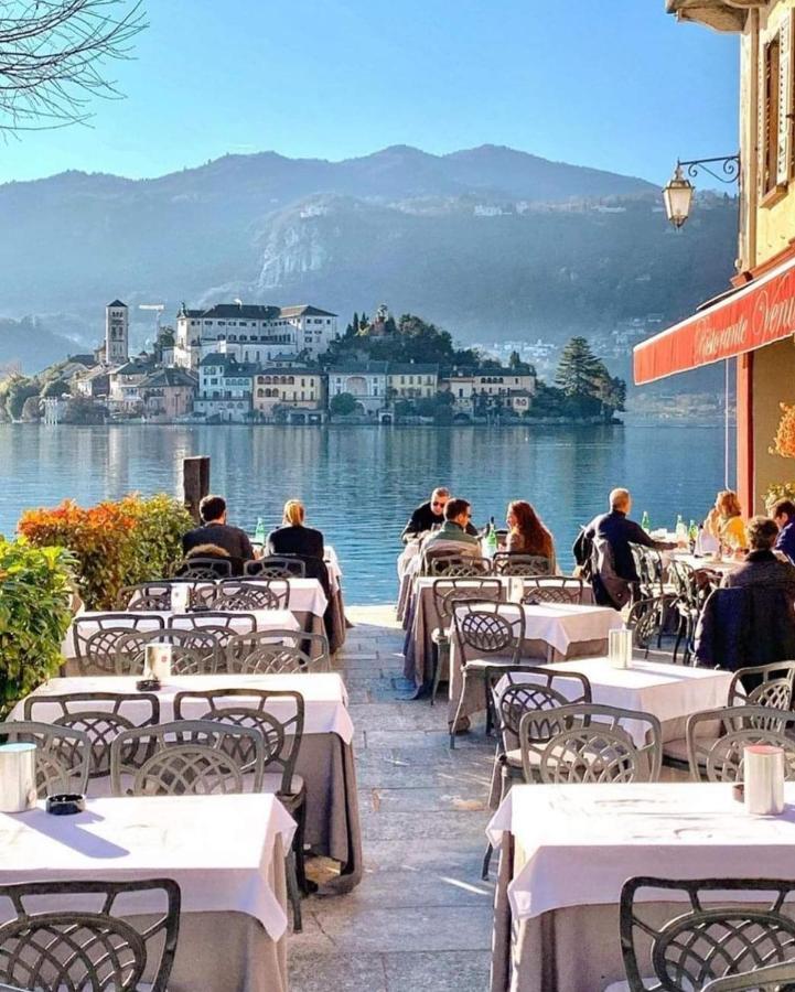 Casa Vacanza Il Glicine Casale Corte Cerro エクステリア 写真