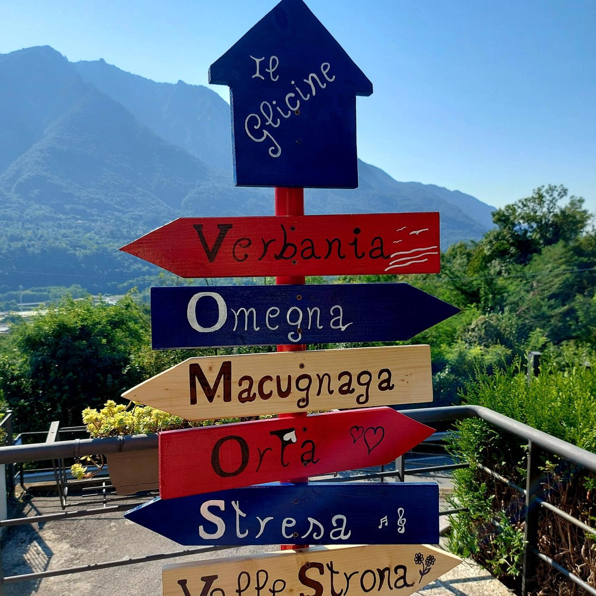 Casa Vacanza Il Glicine Casale Corte Cerro エクステリア 写真