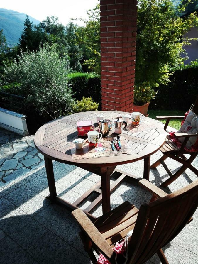 Casa Vacanza Il Glicine Casale Corte Cerro エクステリア 写真