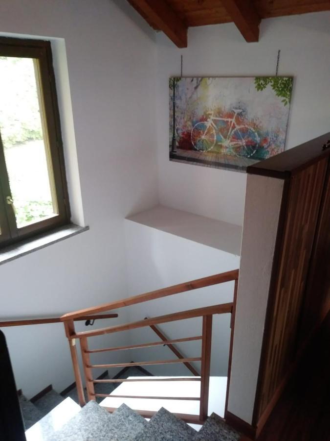 Casa Vacanza Il Glicine Casale Corte Cerro エクステリア 写真