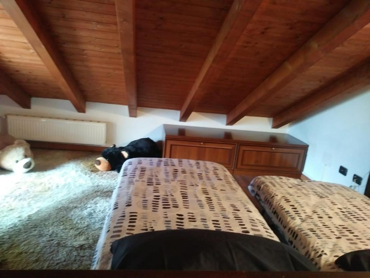 Casa Vacanza Il Glicine Casale Corte Cerro エクステリア 写真