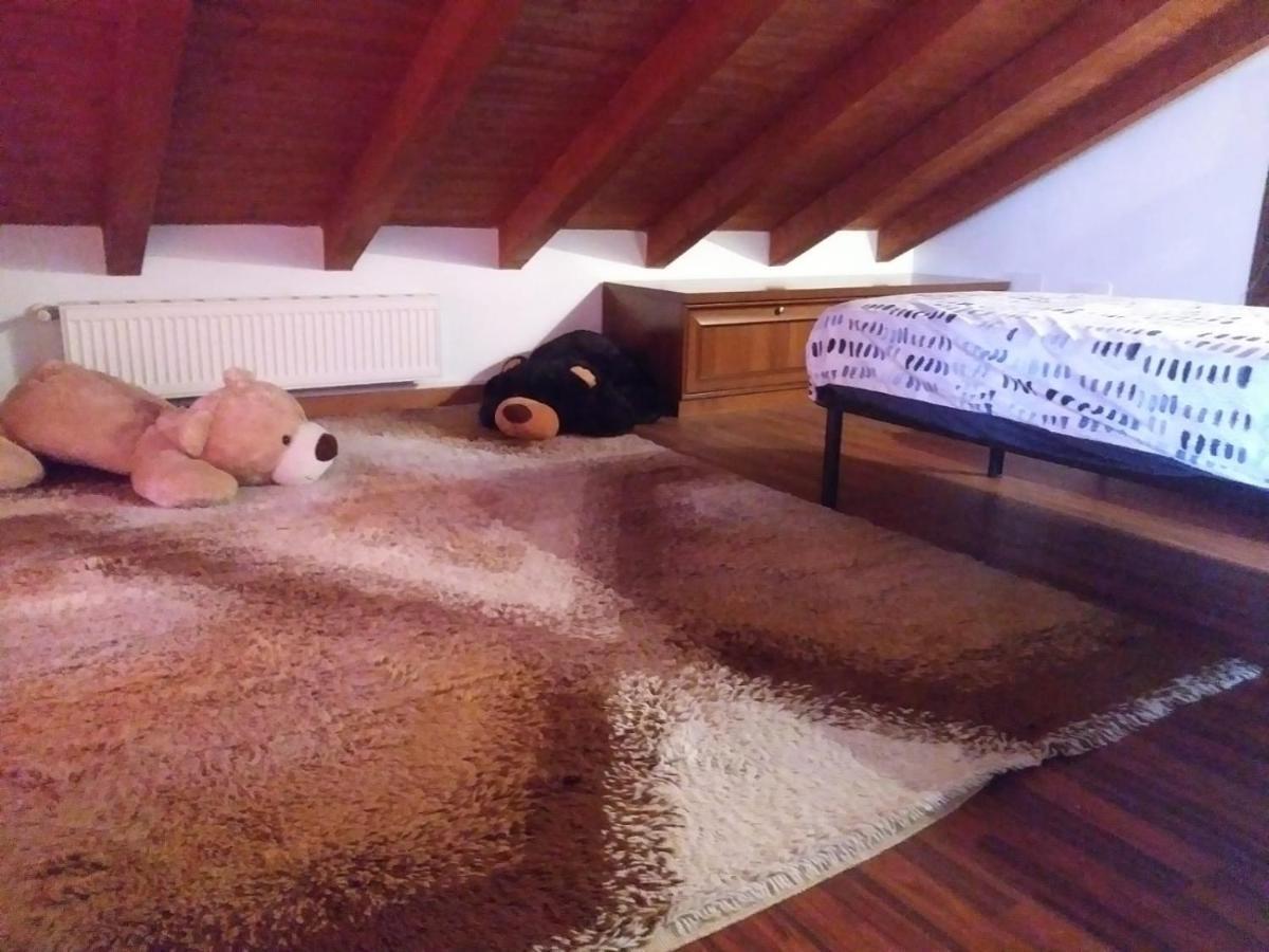 Casa Vacanza Il Glicine Casale Corte Cerro エクステリア 写真