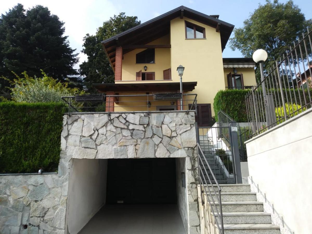 Casa Vacanza Il Glicine Casale Corte Cerro エクステリア 写真